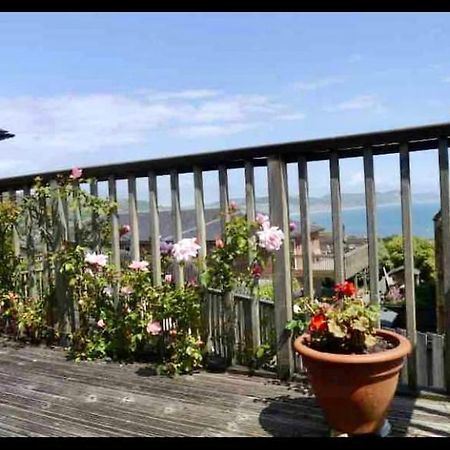 Fantastic Spacious House With Beautiful Panoramic Views Of The Bay Only A Few Minutes Walk From Beach Harbour And Restaurants This House Has 3 Bedrooms 3 Bathrooms And 2 Lovely Sitting Rooms Lyme Regis Buitenkant foto