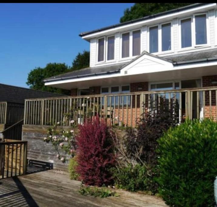 Fantastic Spacious House With Beautiful Panoramic Views Of The Bay Only A Few Minutes Walk From Beach Harbour And Restaurants This House Has 3 Bedrooms 3 Bathrooms And 2 Lovely Sitting Rooms Lyme Regis Buitenkant foto