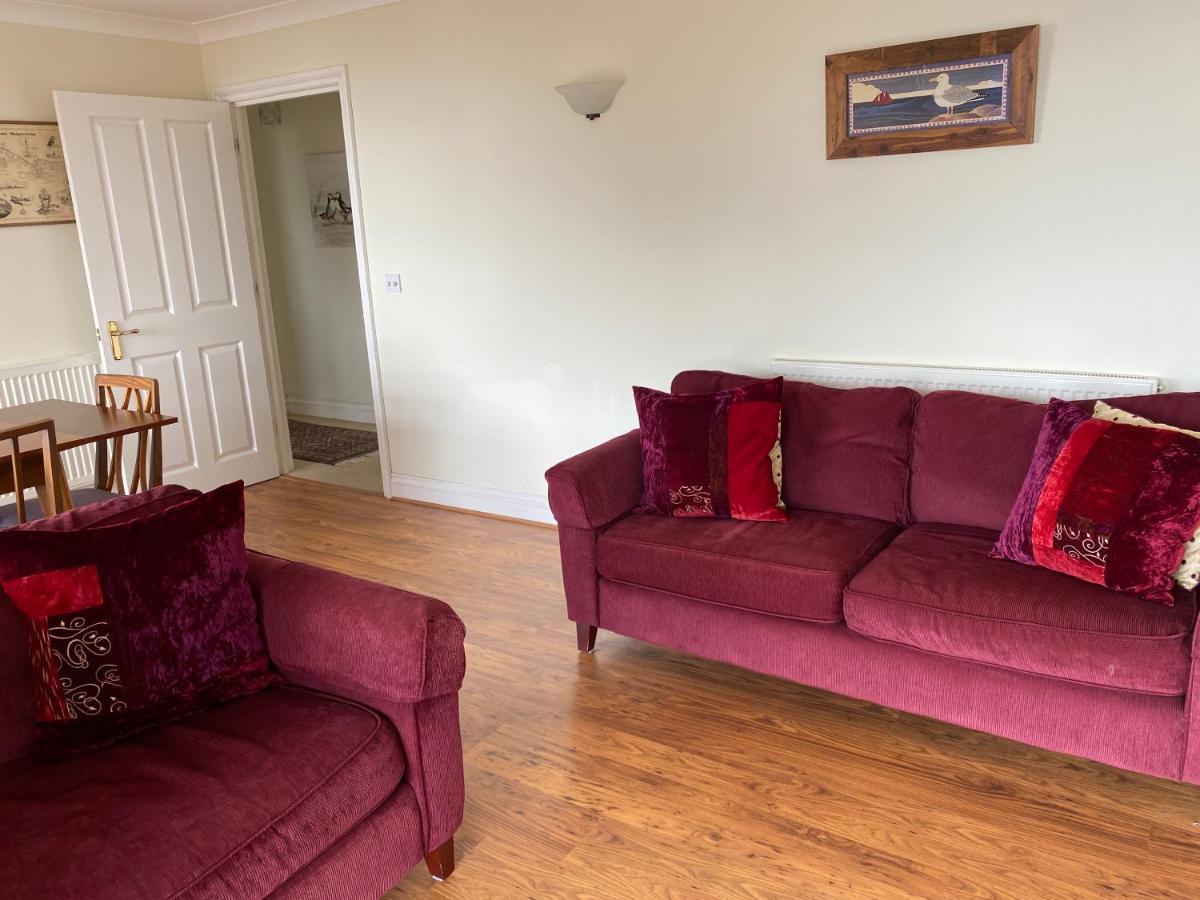 Fantastic Spacious House With Beautiful Panoramic Views Of The Bay Only A Few Minutes Walk From Beach Harbour And Restaurants This House Has 3 Bedrooms 3 Bathrooms And 2 Lovely Sitting Rooms Lyme Regis Buitenkant foto